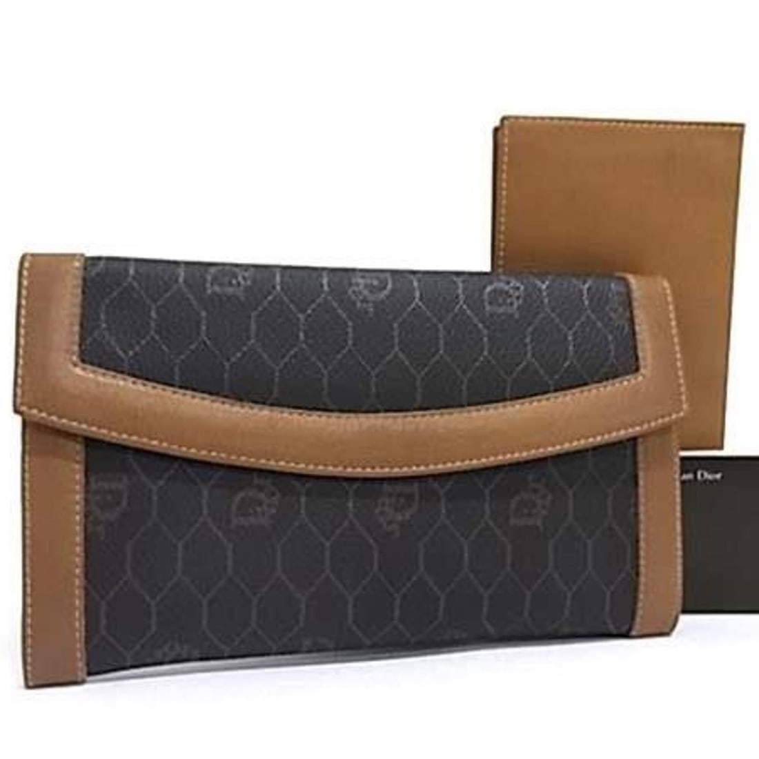 Christian Dior Long Wallet Brown Leather Women's Honeycomb Pattern Bi-fold: --- Catalog ---Category: SizeSize (HxWxD): 12cm x 19.5cm x 2cm / 4.72'' x 7.67'' x 0.78''Category: DesignType: Long wallet (bi-fold)Color: BrownGender: WomenMaterial: PVC , Leather Category: GeneralBr