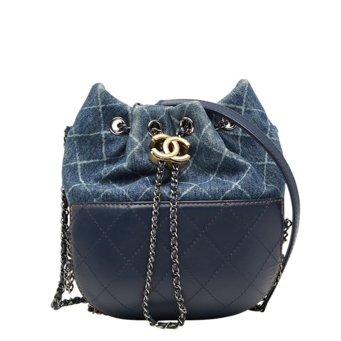 Chanel Coco Mark Gabrielle de Crossbody Chain Shoulder Bag Bucket Drawstring Blue Denim Leather: --- Catalog ---Category: SizeSize (HxWxD): 20cm x 19cm x 7cm / 7.87'' x 7.48'' x 2.75''Category: DesignType: Shoulder bagColor: BlueGender: WomenMaterial: Denim , Leather Category: GeneralBrand: Chane