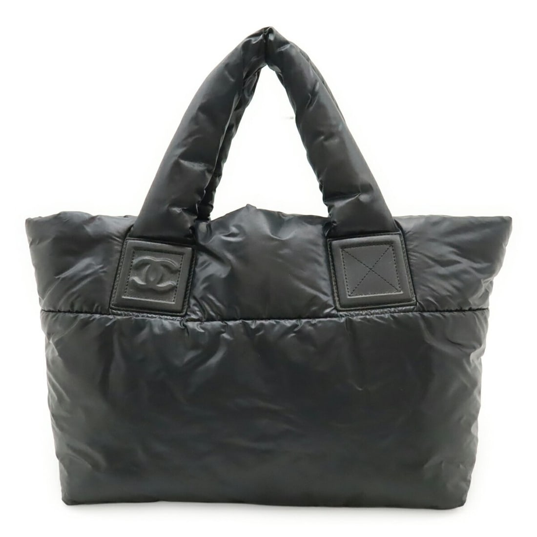 CHANEL Coco Cocoon Small Tote Bag, Handbag, Quilted Nylon Leather, Black, A48610: --- Catalog ---Category: SizeSize (HxWxD): 26cm x 43cm x 15.5cm / 10.23'' x 16.92'' x 6.1''Category: DesignType: Handbag, Tote bagColor: BlackGender: WomenMaterial: Nylon , Leather Hardware Color: Sil