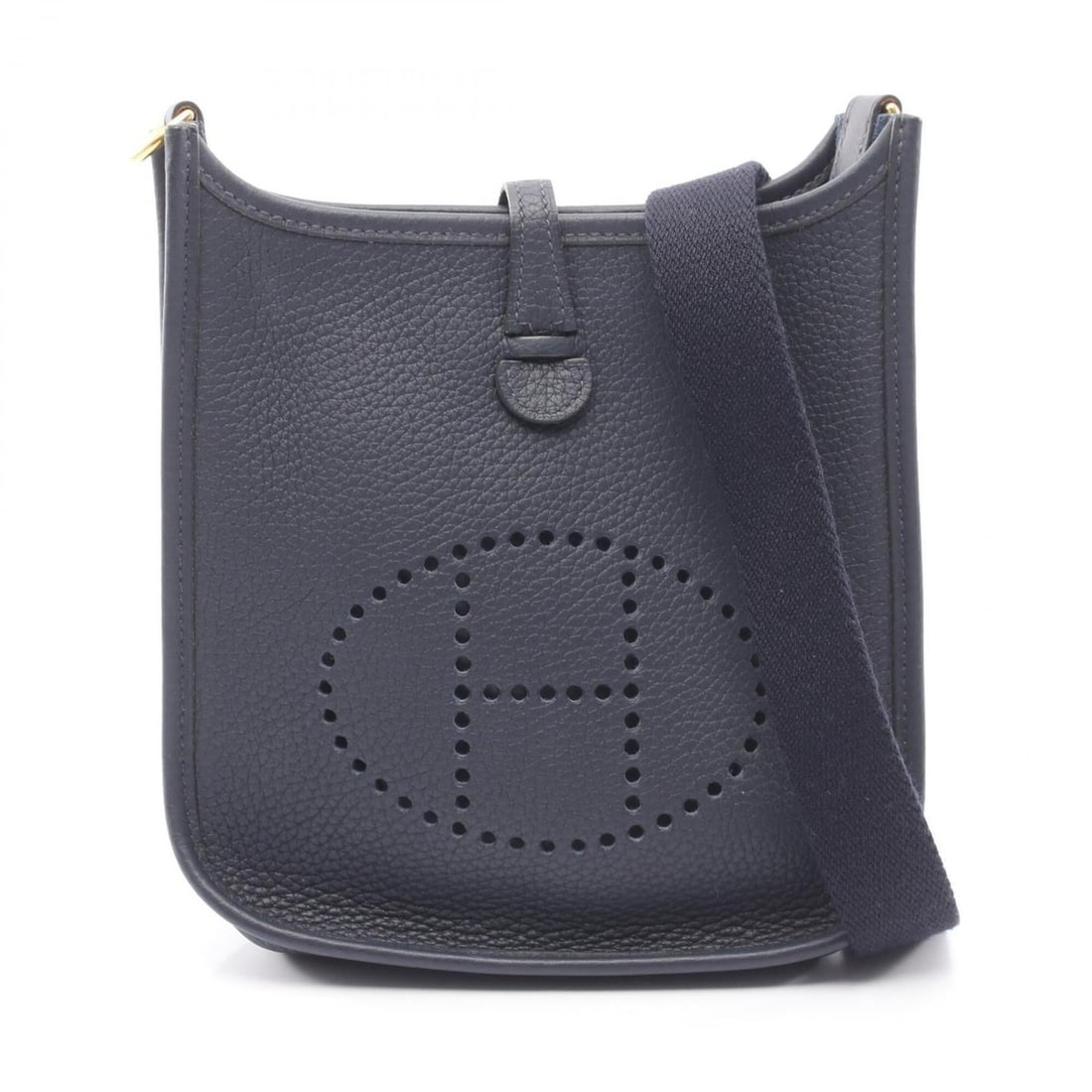 Hermes Evelyne TPM Amazon Blue Nuit Shoulder Bag Handbag Leather Taurillon Clemence Women's Navy: --- Catalog ---Category: SizeSize (HxWxD): 18cm x 16.5cm x 5.5cm / 7.08'' x 6.49'' x 2.16''Category: DesignType: Handbag, Shoulder bagColor: Blue nuit, NavyGender: WomenMaterial: Taurillon clemence le