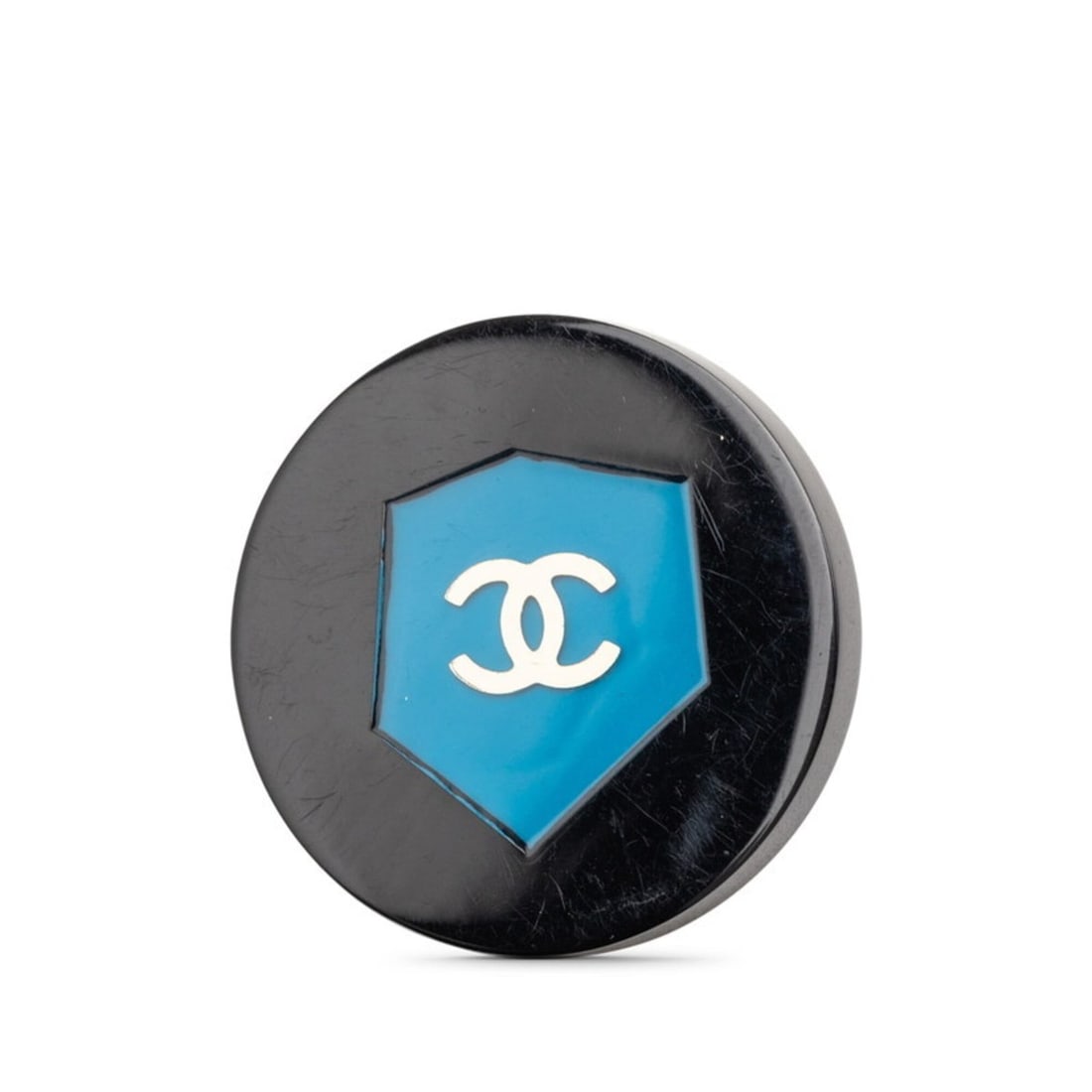 Chanel Coco Mark Round Pin Brooch, 07A Engraving, Black and Blue Plastic, Women's.: --- Catalog ---Category: SizeSize (HxWxD): 28.6cm x 28.6cm / 11.25'' x 11.25''Category: DesignType: Pin broochColor: Black, BlueGender: WomenMaterial: PlasticCategory: GeneralBrand: Chanel--- Item Lis