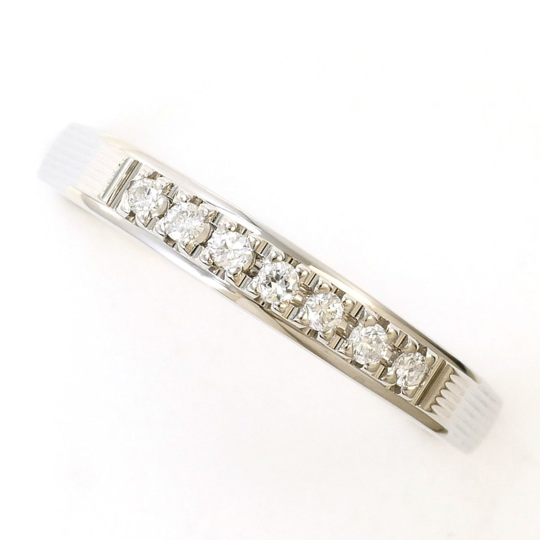 PT900 Platinum Ring with Diamond (no carat marking), Total Weight 2.7g, Like New Condition. (1 of 10)