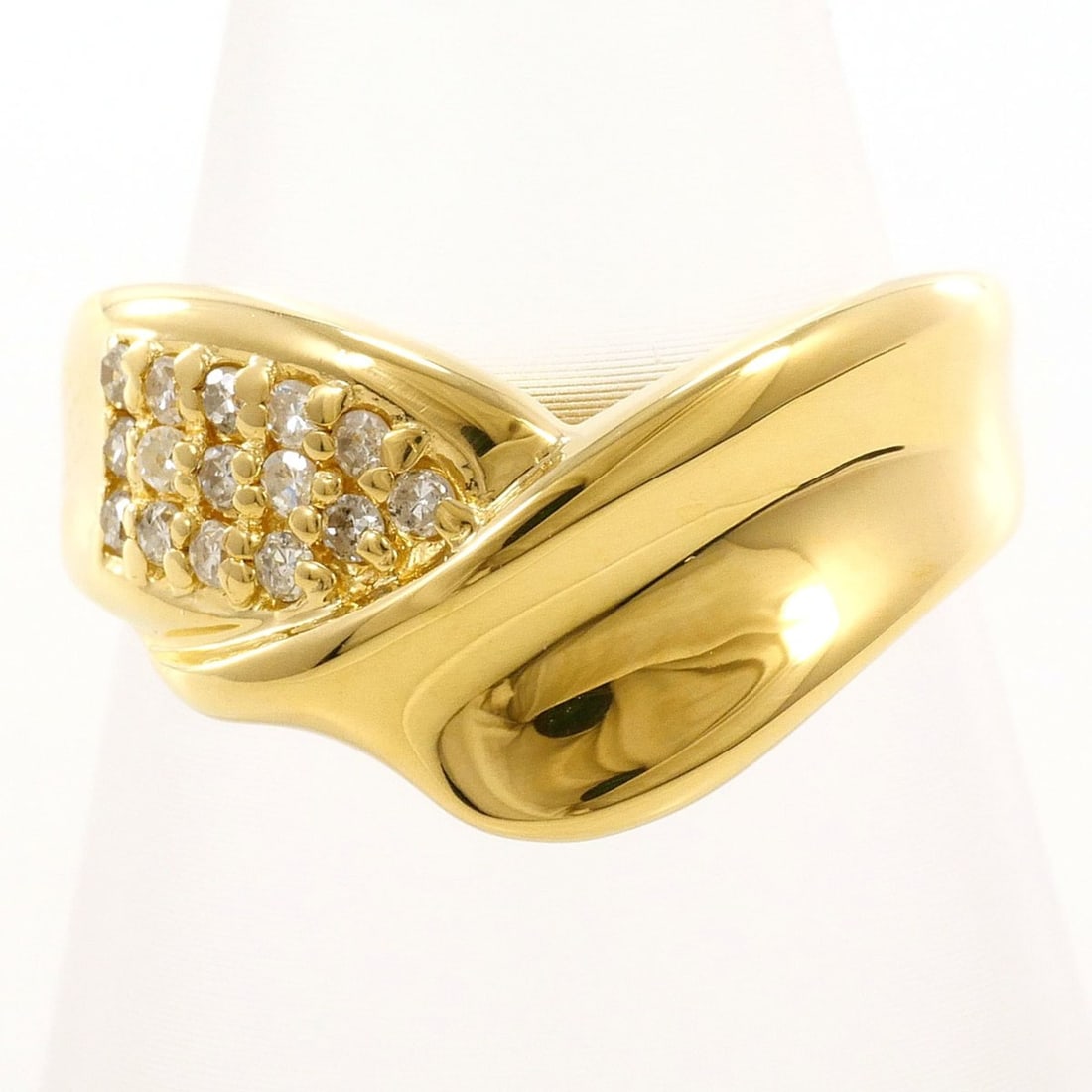 18K (18-karat) Yellow Gold Ring with 0.15ct Diamond, 3.9g Total Weight, Like New Condition, (1 of 10)