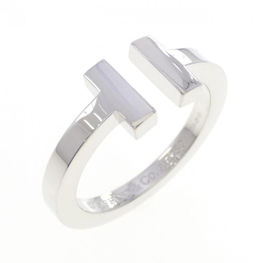 Tiffany T Square Ring: --- Catalog ---Category: SizeJP Size: 15.5US Size: 7.5Category: DesignType: Band ringGender: Women,MenMaterial: White gold (18K)Category: GeneralBrand: Tiffany--- Item List ---Section: