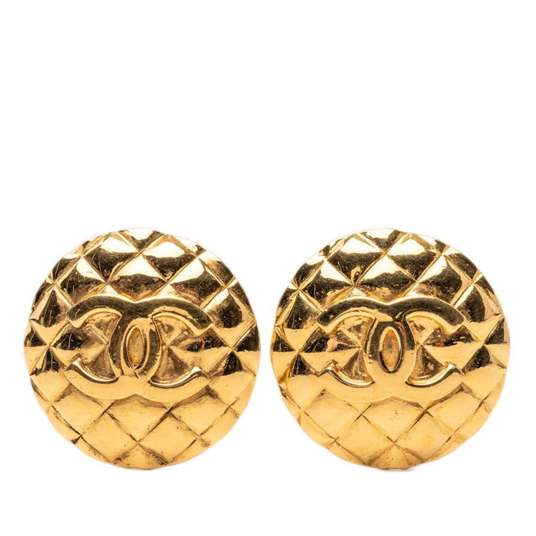 Chanel Coco Mark Matelassé Round Earrings, Size 23, Gold Plated (GP), Women's.: --- Catalog ---Category: DesignType: Clip earringsColor: GoldGender: WomenMaterial: Gold platingCategory: GeneralBrand: Chanel--- Item List ---Section: ConditionRanking: Rank AB Used - Traces of