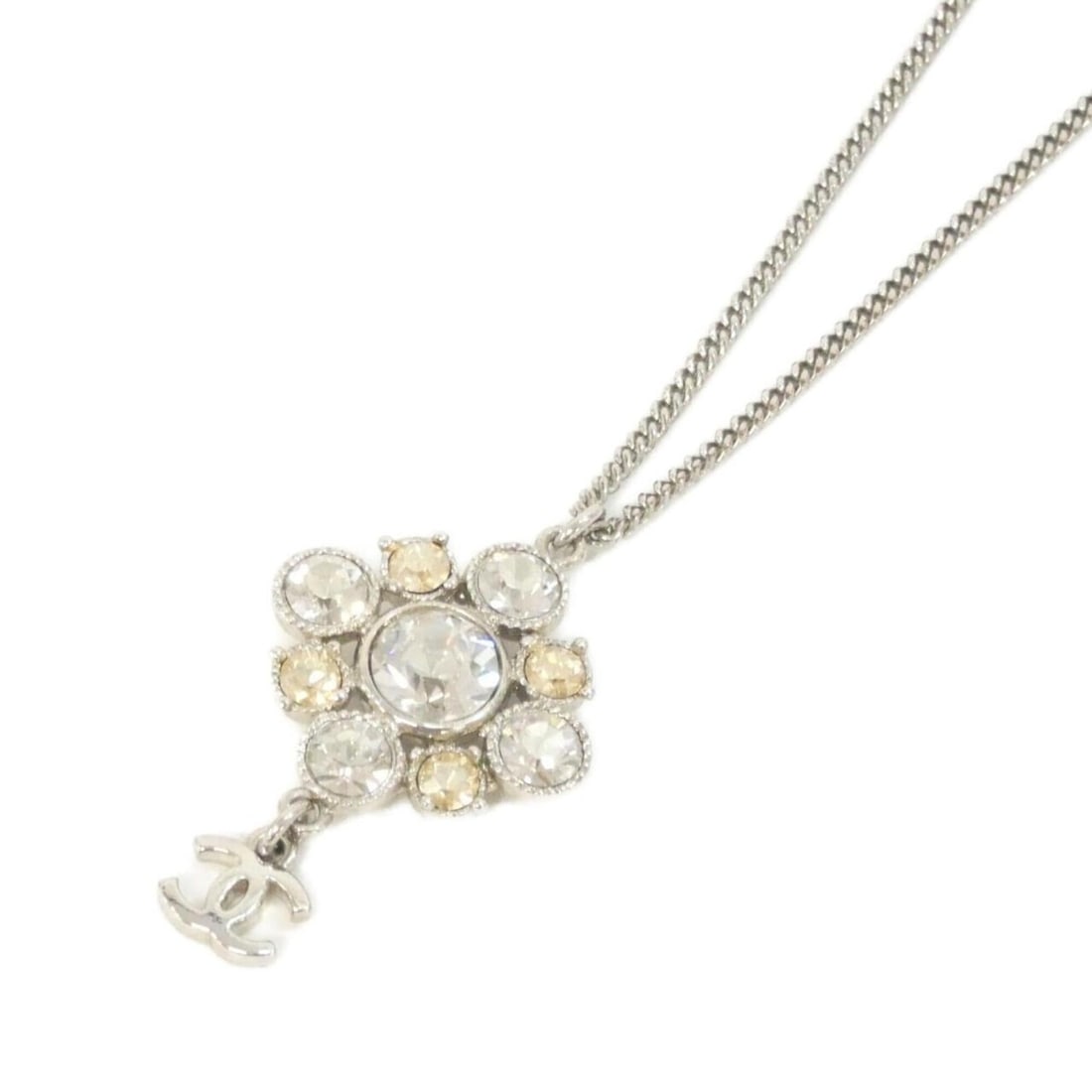 Chanel 37251 Necklace: --- Catalog ---Category: SizePendant Size: 4mm x 2.5mm / 0.15'' x 0.09''Neck Circumference: 46 cm / 18.11''Category: DesignColor: Gold, YellowGender: WomenNecklace Type: NecklaceCategory: