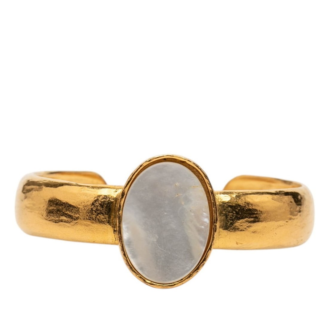 Chanel Coco Mark Vintage Bangle 95A Gold Plated Shell Women's CHANEL: --- Catalog ---Category: SizeWidth: 1.2cm / 0.47''Length: 15.5cm / 6.1''Category: DesignType: BangleColor: GoldStone: ShellGender: WomenSeason: VintageCategory: GeneralBrand: Chanel--- Item List