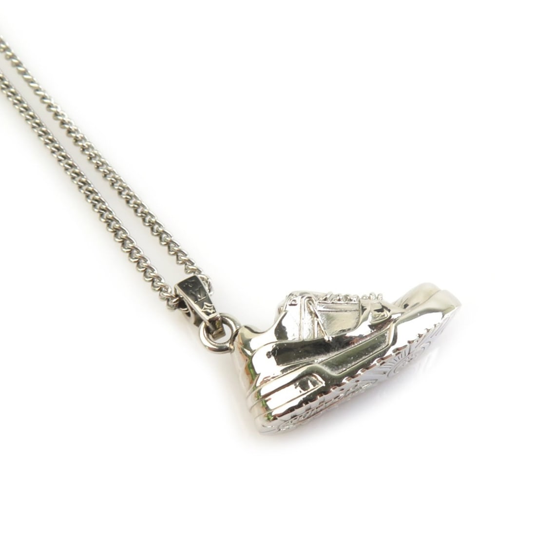 Louis Vuitton LOUIS VUITTON Necklace PENDENTIF LV TRAINER Metal Silver Men's M01892 e61958i (1 of 17)