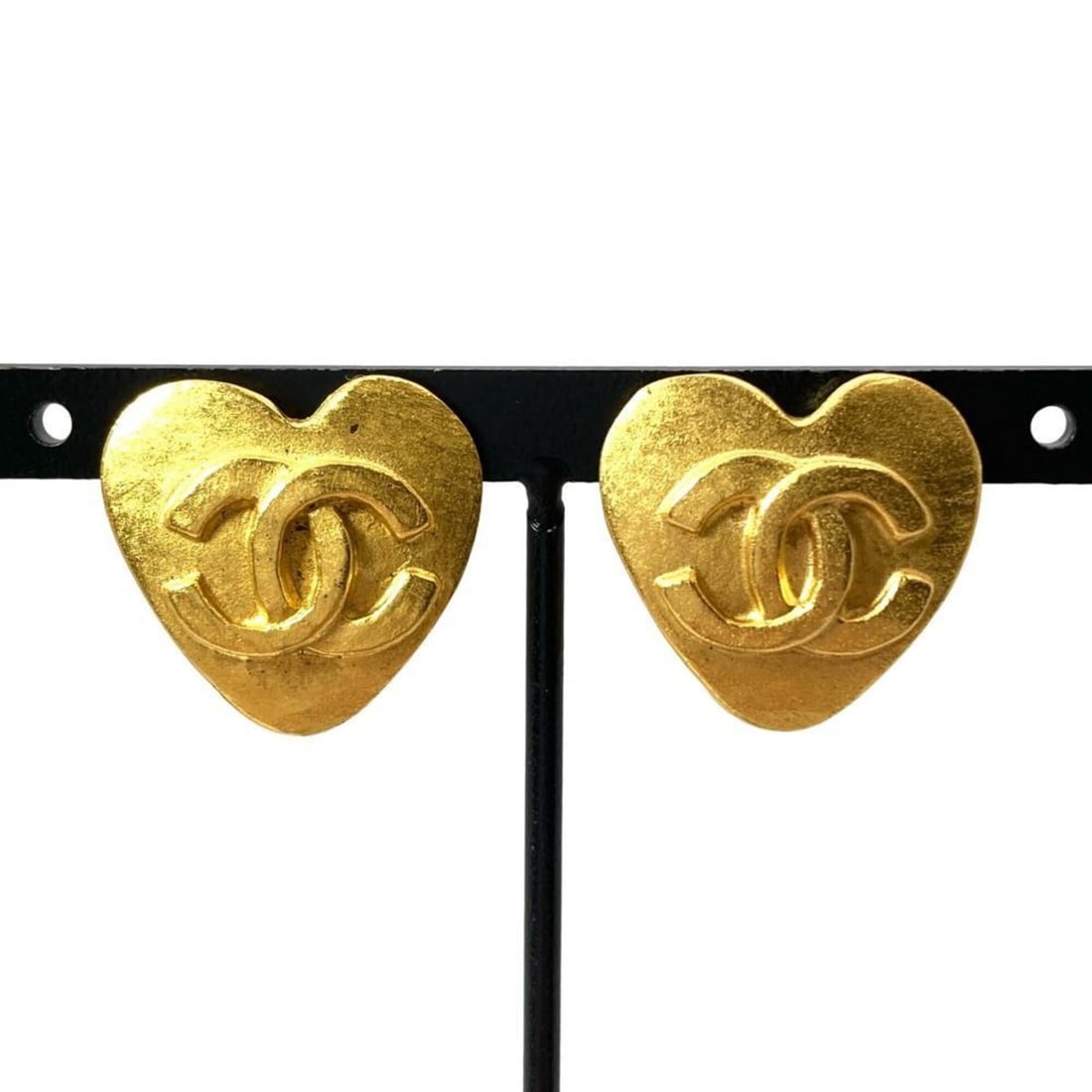 Chanel Heart Coco Mark Earrings, Metal, 95P Gold, Vintage, Women's: --- Catalog ---Category: SizeSize (HxWxD): 20.00mm x 20.00mm / 0.79'' x 0.79''Category: DesignType: Stud earringsColor: SilverGender: WomenMaterial: MetalCategory: GeneralMPN: 95PBrand: ChanelCountry 