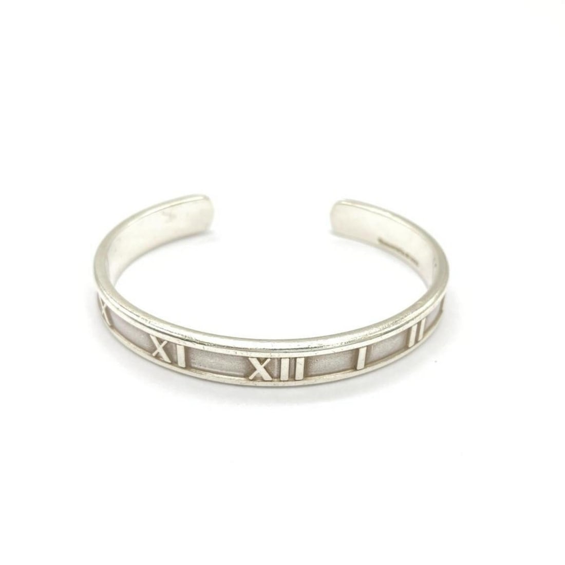 Tiffany & Co. Atlas Bangle Bracelet, SV925, 22.2g, Silver Wrist Circumference 15cm, Men's/Women's.: --- Catalog ---Category: SizeLength: 15cm / 5.9''Category: DesignType: BangleColor: SilverGender: Men,WomenMaterial: Silver 925Category: GeneralBrand: Tiffany--- Item List ---Section: ConditionRanking