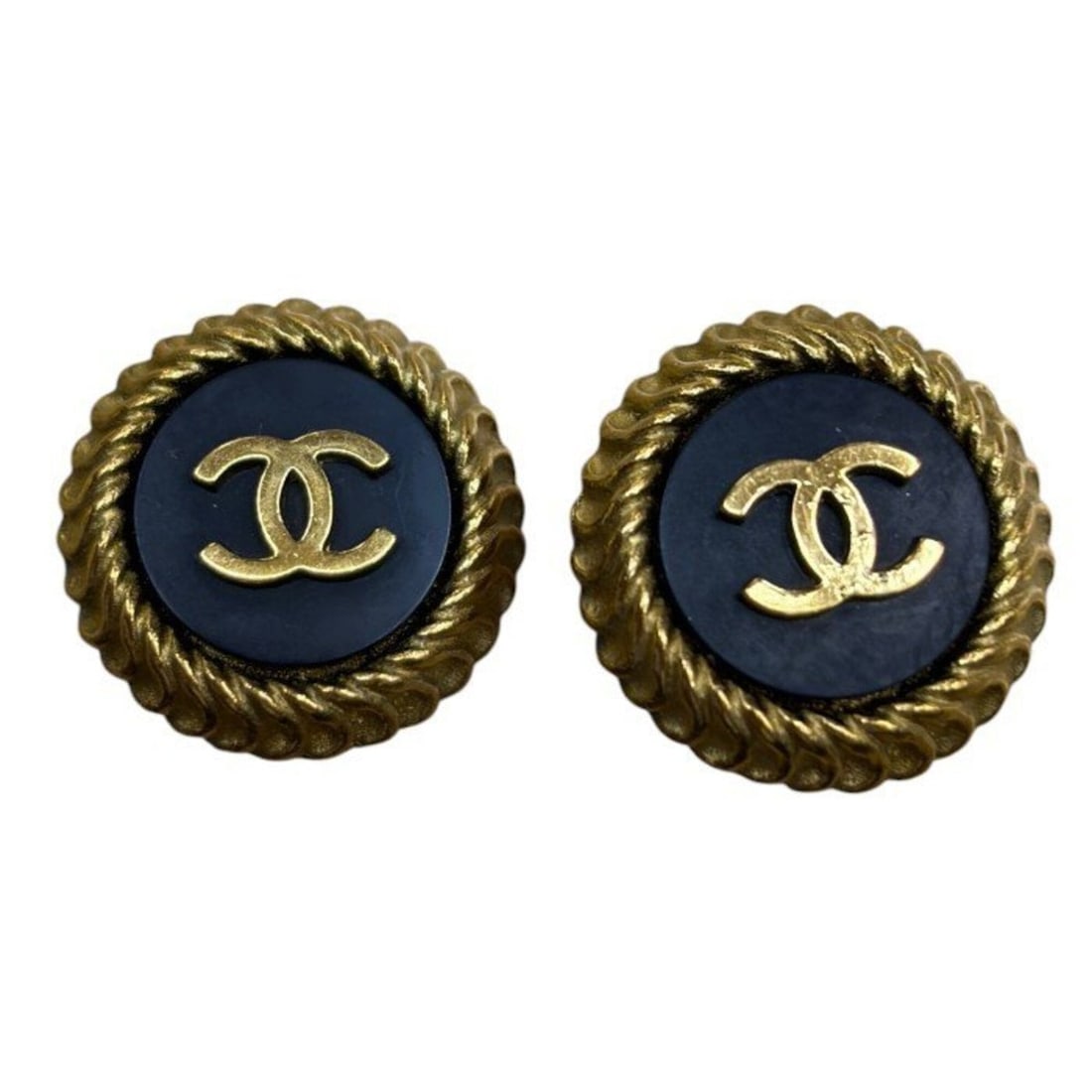 CHANEL Coco Mark Earrings W4: --- Catalog ---Category: SizeDiameter: 22mm / 0.86''Category: DesignType: Clip earringsColor: Black, GoldGender: WomenCategory: GeneralBrand: Chanel--- Item List ---Section: ConditionRanking: Rank B U