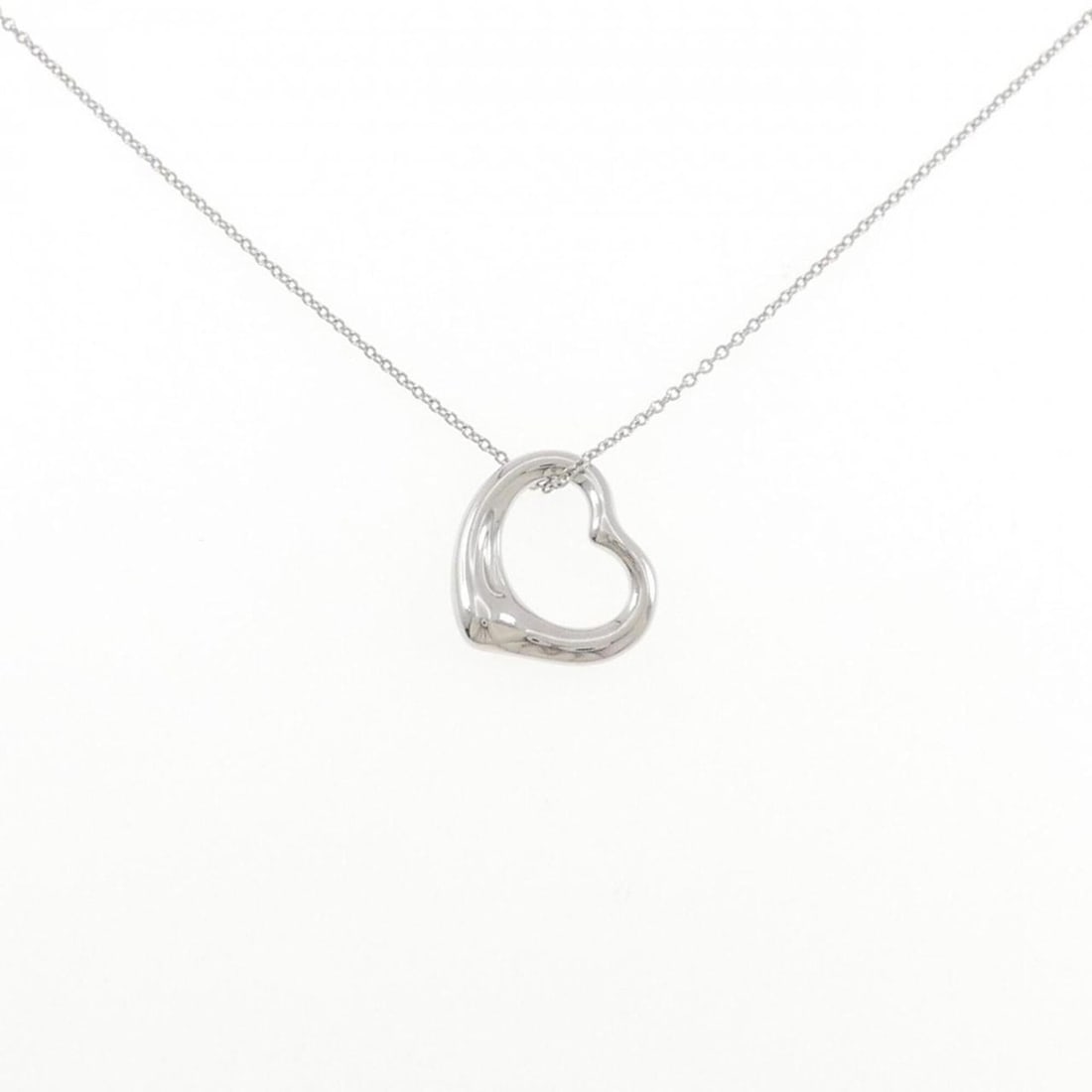Tiffany Open Heart Necklace: --- Catalog ---Category: SizePendant Size: 15.5mm x 15.7mm / 0.61'' x 0.61''Neck Circumference: 42 cm / 16.53''Category: DesignGender: WomenMaterial: Platinum 950Pendant Type: PendantNecklace Type: