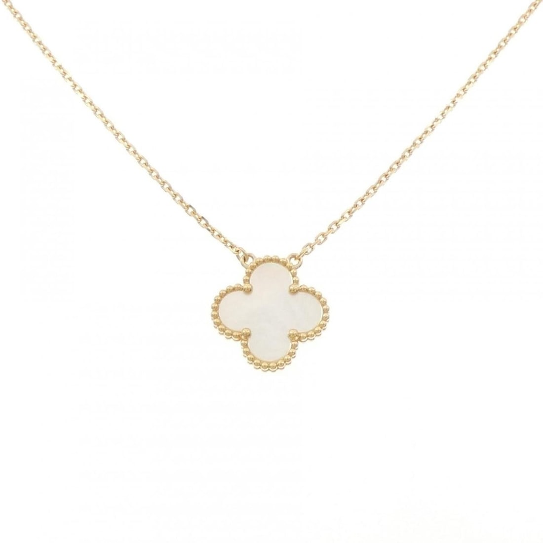 Van Cleef & Arpels Vintage Alhambra Necklace: --- Catalog ---Category: SizePendant Size: 14.8mm x 14.8mm / 0.58'' x 0.58''Neck Circumference: 37 cm - 41 cm / 14.56'' - 16.14''Category: DesignGender: WomenMaterial: Yellow gold (18K)Pendant Type: