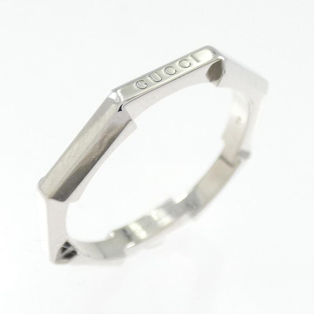 Gucci Mirror Ring: --- Catalog ---Category: SizeJP Size: 14US Size: 7Category: DesignType: Band ringGender: WomenMaterial: White gold (18K)Category: GeneralBrand: Gucci--- Item List ---Section: ConditionRanking: Rank A 