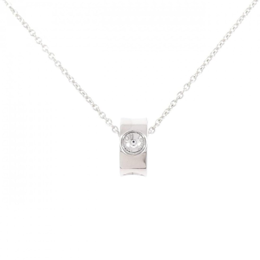 Louis Vuitton Pendant Empreinte Necklace: --- Catalog ---Category: SizePendant Size: 10.8mm x 4.9mm / 0.42'' x 0.19''Neck Circumference: 41 cm / 16.14''Category: DesignGender: WomenMaterial: White gold (18K)Pendant Type: PendantNecklace Type: