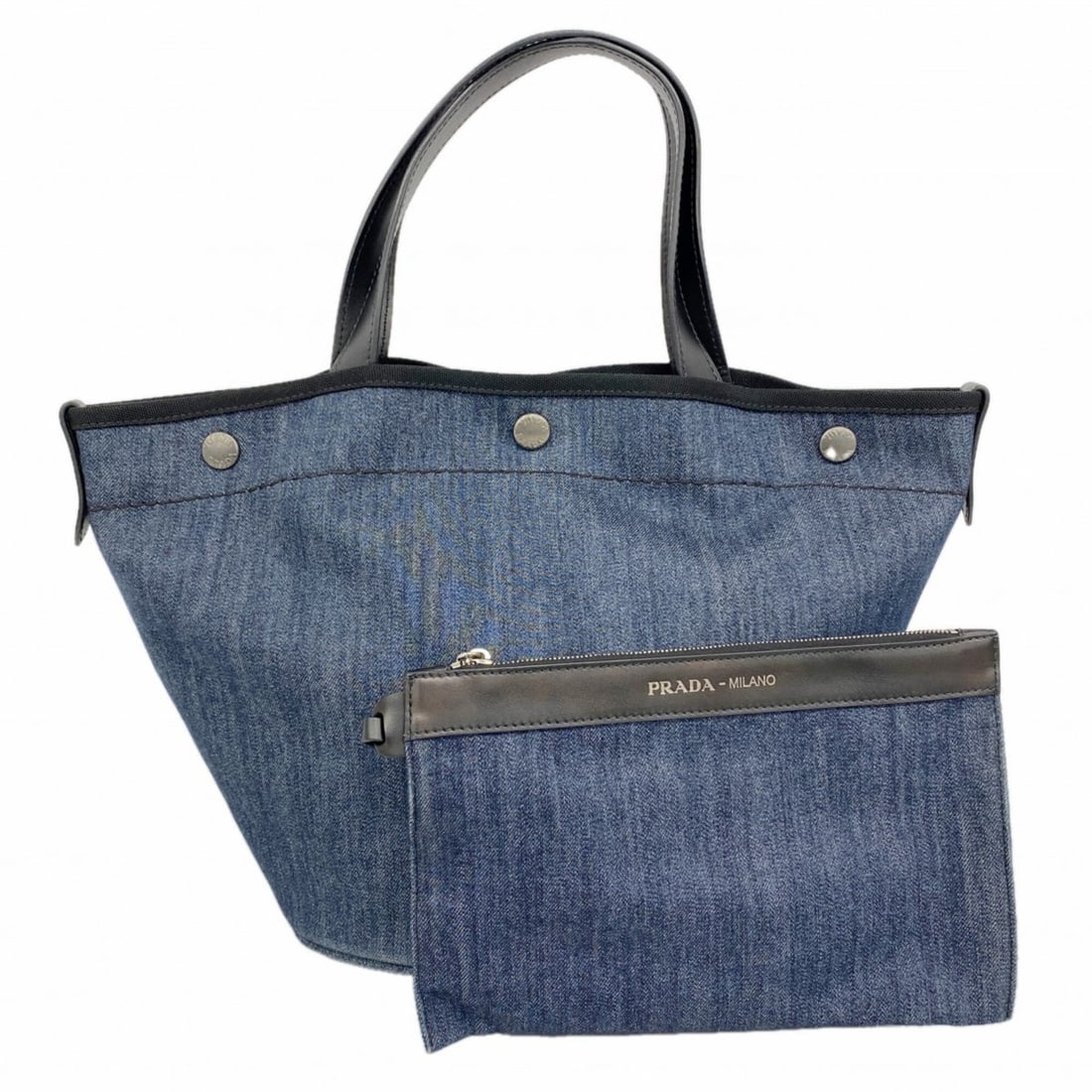 Prada tote bag, denim blue and black, for women.: --- Catalog ---Category: SizeSize (HxWxD): 26.5cm x 22.5cm x 18.5cm / 10.43'' x 8.85'' x 7.28''Category: DesignType: Tote bagColor: Black, BlueGender: WomenMaterial: Denim Hardware Color: SilverCatego