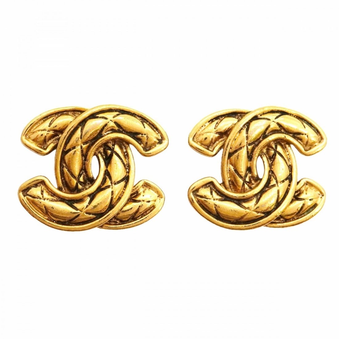 Chanel earrings, Coco Mark, Matelassé, GP plated, gold, women's.: --- Catalog ---Category: SizeSize (HxWxD): 25.70mm x 30.20mm / 1.01'' x 1.19''Category: DesignType: Clip earringsColor: GoldGender: WomenMaterial: Gold platingCategory: GeneralBrand: Chanel--- Item Li