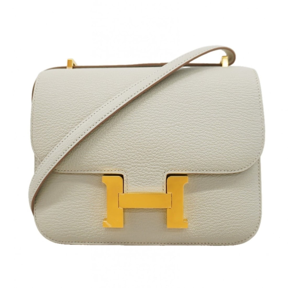 Hermes Constance Mini Chevre Mysore Shoulder Bag, Gris Perle, G Stamp, Women's.: --- Catalog ---Category: SizeSize (HxWxD): 14.5cm x 18cm x 6cm / 5.7'' x 7.08'' x 2.36''Category: DesignType: Shoulder bagColor: GrayGender: WomenMaterial: Chevre myzore leather Hardware Color: GoldCa