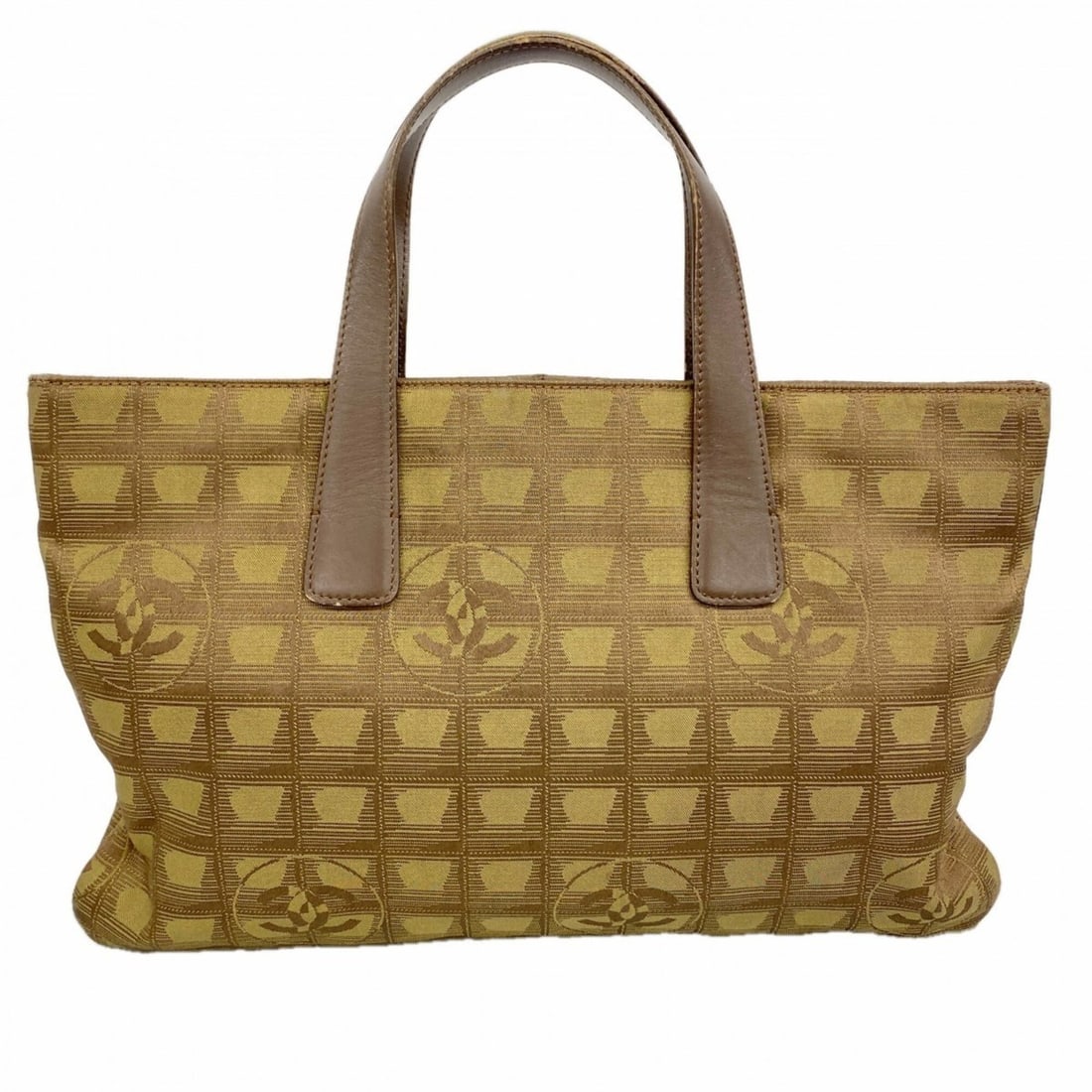 Chanel New Travel Nylon Tote Bag, Khaki, Women's: --- Catalog ---Category: SizeSize (HxWxD): 25cm x 37cm x 1.5cm / 9.84'' x 14.56'' x 0.59''Category: DesignType: Tote bagColor: KhakiGender: WomenMaterial: Nylon Hardware Color: SilverCategory: General
