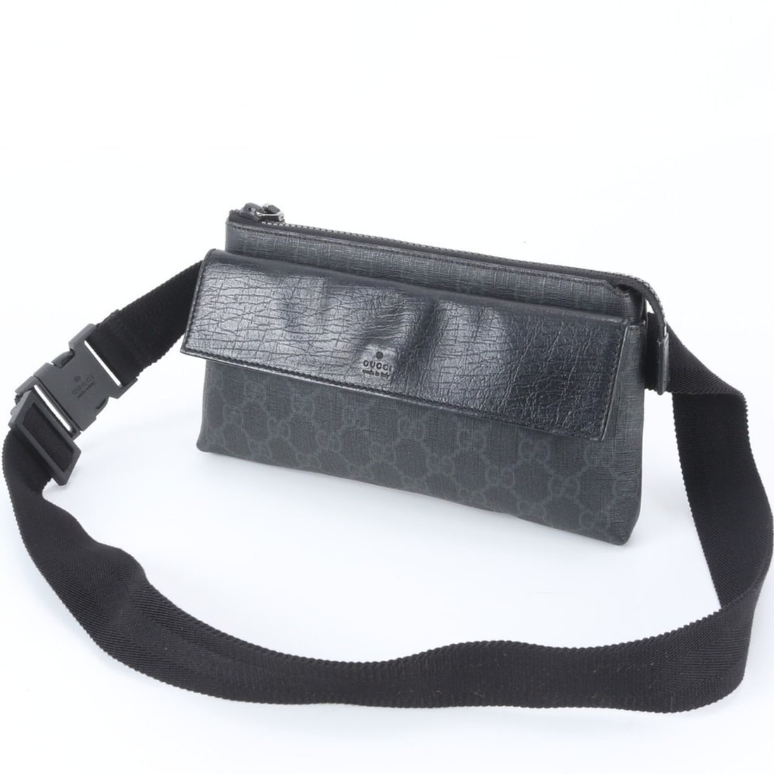 Gucci GG Supreme 161833 Leather 2-Way Body Bag/Waist Pouch, Black, Men's: --- Catalog ---Category: SizeSize (HxWxD): 13cm x 24cm x 2cm / 5.11'' x 9.44'' x 0.78''Category: DesignType: Fanny pack, Pouch, Sling bagColor: BlackGender: MenMaterial: Leather , Coated canvas Catego