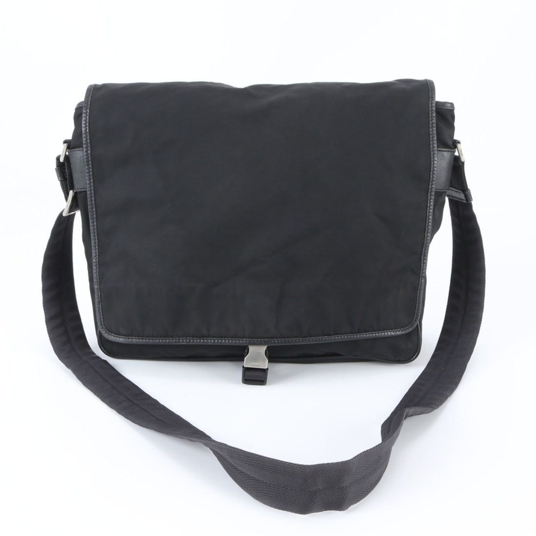 Prada Tessuto Nylon Triangle Logo Leather Shoulder Bag Messenger Black Men's: --- Catalog ---Category: SizeSize (HxWxD): 30cm x 36cm x 11cm / 11.81'' x 14.17'' x 4.33''Category: DesignType: Shoulder bagColor: Black, WhiteGender: MenMaterial: Nylon Category: GeneralBrand: PradaC