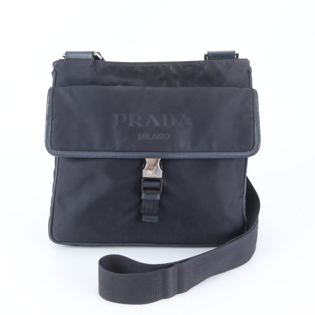 Prada Tessuto Nylon Leather Shoulder Bag Messenger Navy Men's: --- Catalog ---Category: SizeSize (HxWxD): 26cm x 27cm x 7cm / 10.23'' x 10.62'' x 2.75''Category: DesignType: Shoulder bagColor: NavyGender: MenMaterial: Nylon , Leather Category: GeneralBrand: Prada