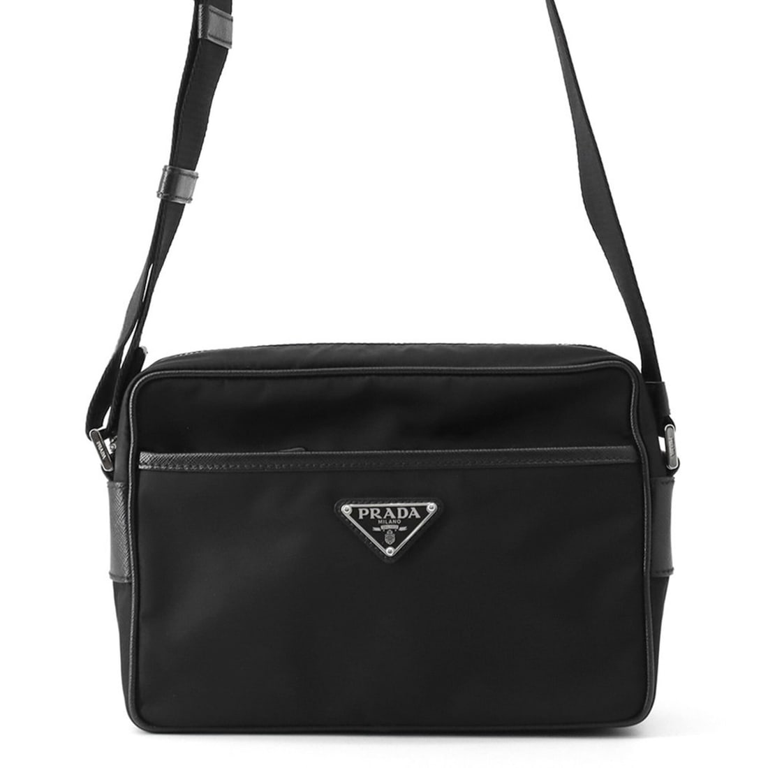 Prada Shoulder Bag Nylon 2VH048 PRADA Handbag Black: --- Catalog ---Category: SizeSize (HxWxD): 17.5cm x 23cm x 7cm / 6.88'' x 9.05'' x 2.75''Category: DesignType: Handbag, Shoulder bagColor: BlackGender: WomenMaterial: Nylon Outer Pocket: Zipper pocket