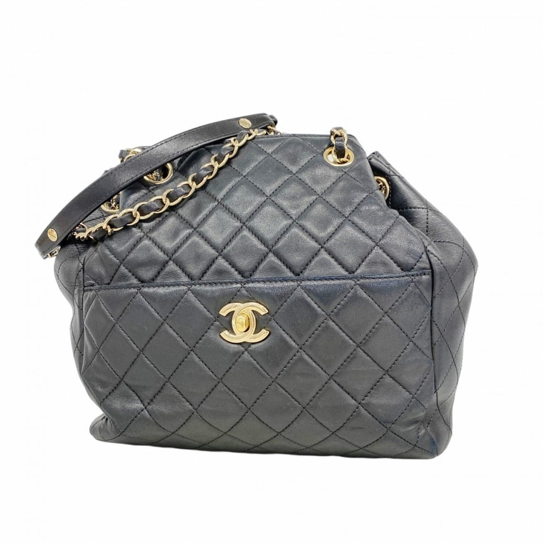 Chanel Matelassé Chain Shoulder Bag, Lambskin, Black, Women's: --- Catalog ---Category: SizeSize (HxWxD): 23cm x 22cm x 11cm / 9.05'' x 8.66'' x 4.33''Category: DesignType: Shoulder bagColor: BlackGender: WomenMaterial: Leather Hardware Color: GoldLeather/Fur Typ