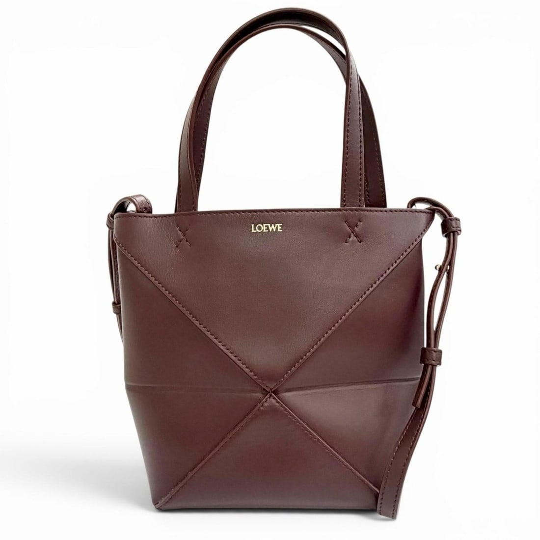 LOEWE A657V25X01 Puzzle Fold Mini Tote, Shiny Calfskin, 2-Way Handle Bag/Shoulder Bag, Burgundy,: --- Catalog ---Category: SizeSize (HxWxD): 20cm x 22cm x 8cm / 7.87'' x 8.66'' x 3.14''Category: DesignType: Shoulder bagColor: BurgundyGender: WomenMaterial: Leather Leather/Fur Type: CalfskinCategor