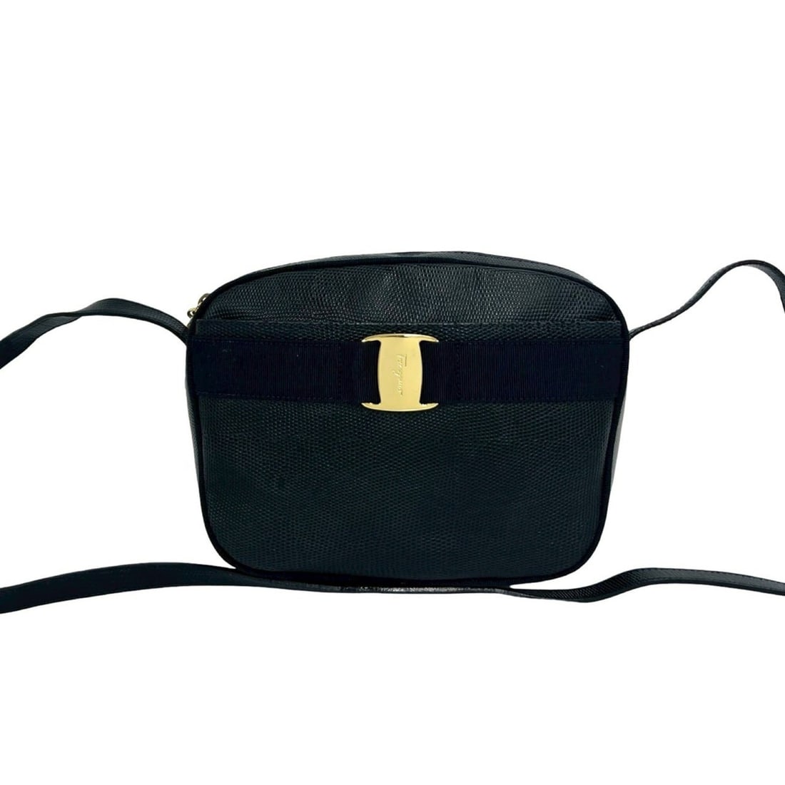 Salvatore Ferragamo Vintage Vara Ribbon Hardware Leather Shoulder Bag Black 47099: --- Catalog ---Category: SizeSize (HxWxD): 16cm x 22cm x 7.5cm / 6.29'' x 8.66'' x 2.95''Category: DesignType: Shoulder bagColor: BlackGender: WomenMaterial: Leather Category: GeneralBrand: Salvatore 