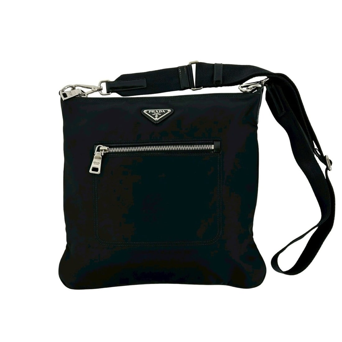 PRADA Prada Triangle Logo Plate Hardware Tessuto Nylon Patent Leather Shoulder Bag Pouch Sacoche: --- Catalog ---Category: SizeSize (HxWxD): 28cm x 29cm / 11.02'' x 11.41''Category: DesignType: Pochette, Shoulder bagColor: BlackGender: WomenMaterial: Nylon , Patent leather Category: GeneralBrand: 