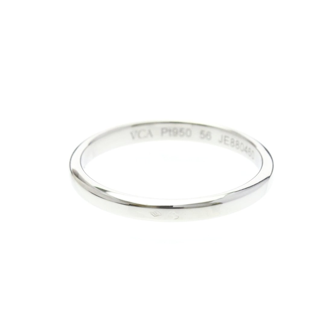 Van Cleef & Arpels Tendremont Ring Platinum Fashion No Stone Band Ring Silver: --- Catalog ---Category: SizeWidth: 2.2mm / 0.09''Weight: 3.6g / 0.12oz.JP Size: 16US Size: 7 1/2Brand Size: 56Category: DesignType: Band ringColor: SilverMetal: PlatinumStone: No StoneStyle: FashionG