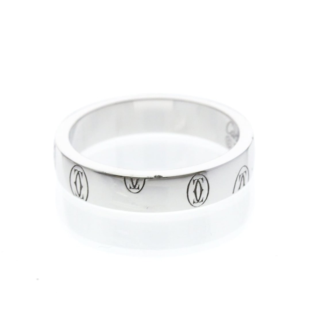 Cartier Happy Birthday Ring White Gold (18K) Fashion No Stone Band Ring Silver: --- Catalog ---Category: SizeWidth: 4mm / 0.16''Weight: 5.2g / 0.18oz.JP Size: 11US Size: 5 3/4Brand Size: 51Category: DesignType: Band ringColor: SilverMetal: White GoldStone: No StoneStyle: FashionG