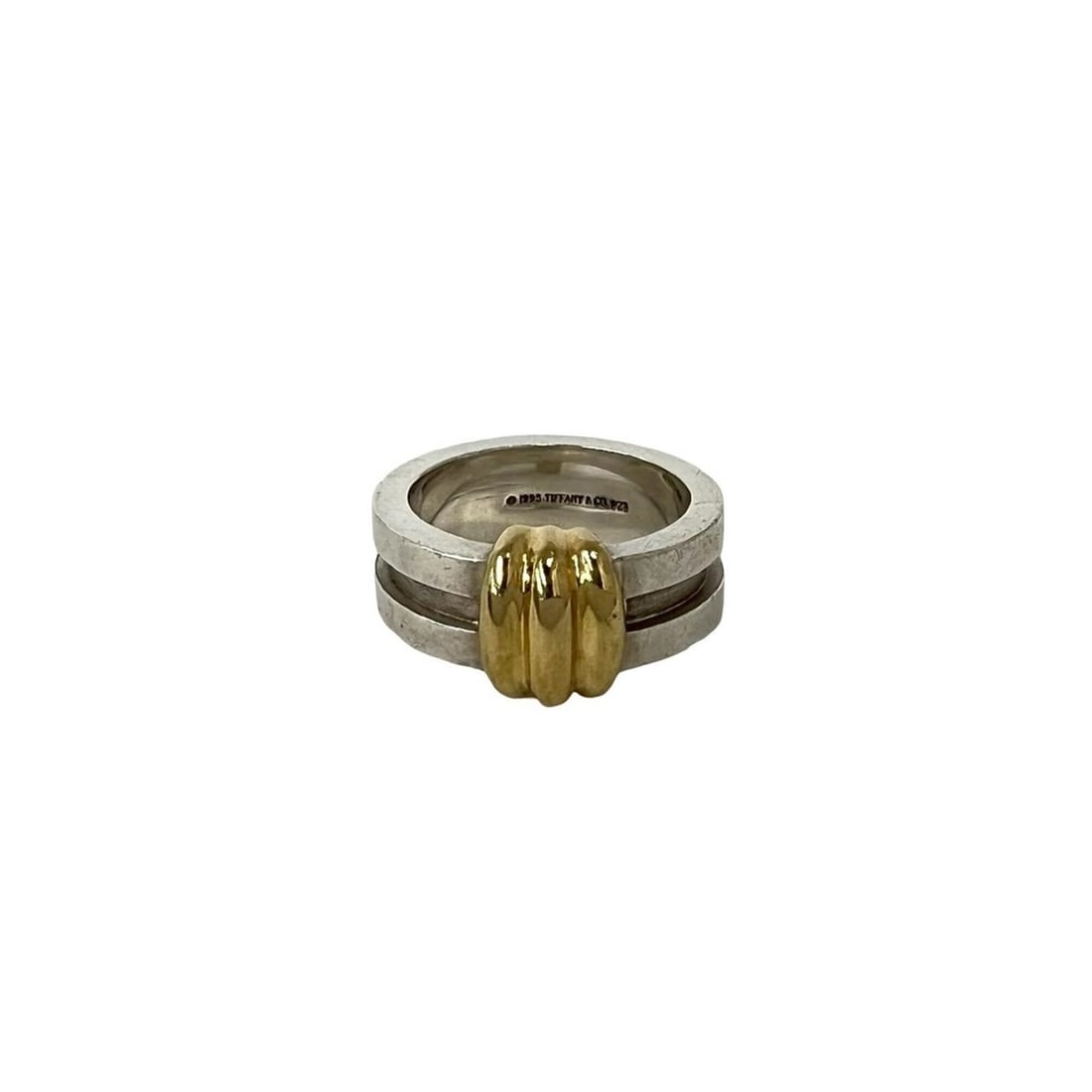TIFFANY&Co. Tiffany Grooved With Ring, Sterling Silver 925, 18K Yellow Gold, Item Number 37398: --- Catalog ---Category: SizeJP Size: 8US Size: 4.5Category: DesignType: Band ringColor: Gold, SilverGender: WomenMaterial: Silver 925, Yellow gold (18K)Category: GeneralBrand: Tiffany--- Item List --