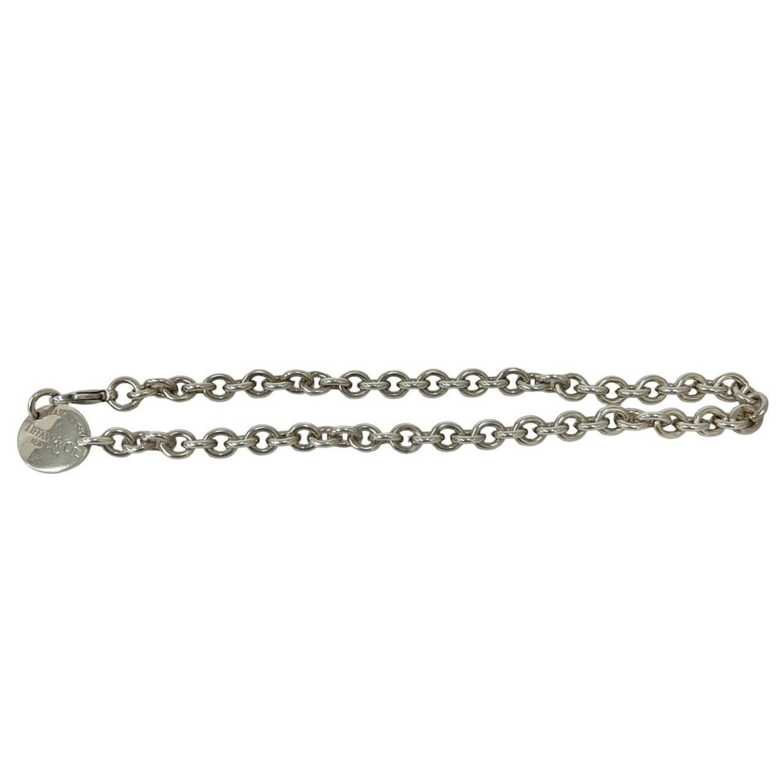 TIFFANY&Co. Tiffany Return to Oval Necklace, Sterling Silver 925, Accessory, Item Number 44945: --- Catalog ---Category: SizePendant Size: 17mm x 22mm / 0.66'' x 0.86''Neck Circumference: 39.5 cm / 15.55''Category: DesignColor: SilverGender: WomenMaterial: Silver 925Necklace Type: NecklaceCatego