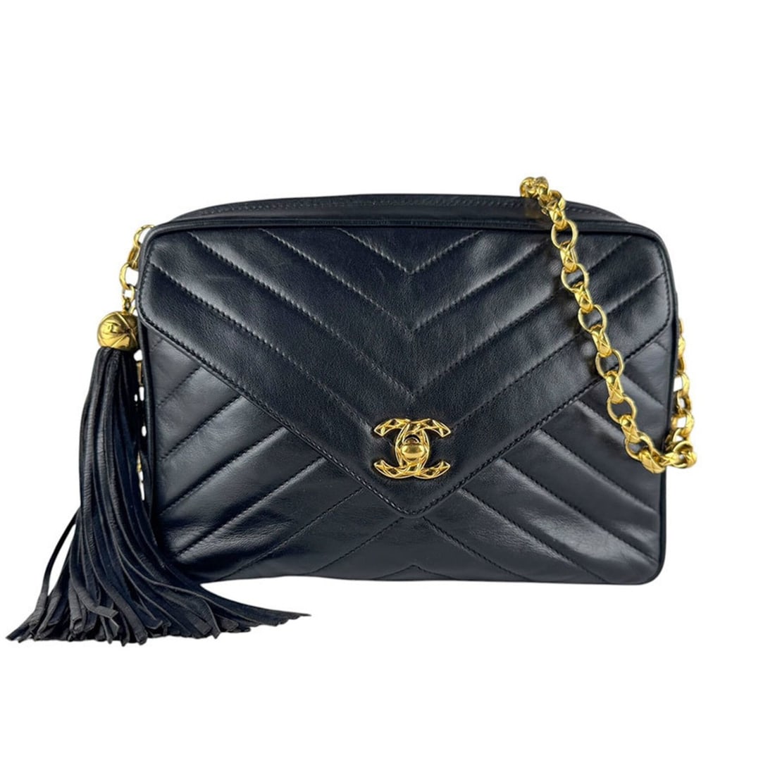 Chanel CHANEL Shoulder Bag V-Stitch Leather Metal Black Gold Women's z9810: --- Catalog ---Category: SizeSize (HxWxD): 16cm x 22cm x 6cm / 6.29'' x 8.66'' x 2.36''Category: DesignType: Shoulder bagColor: BlackGender: WomenMaterial: Leather Category: GeneralBrand: ChanelCountr