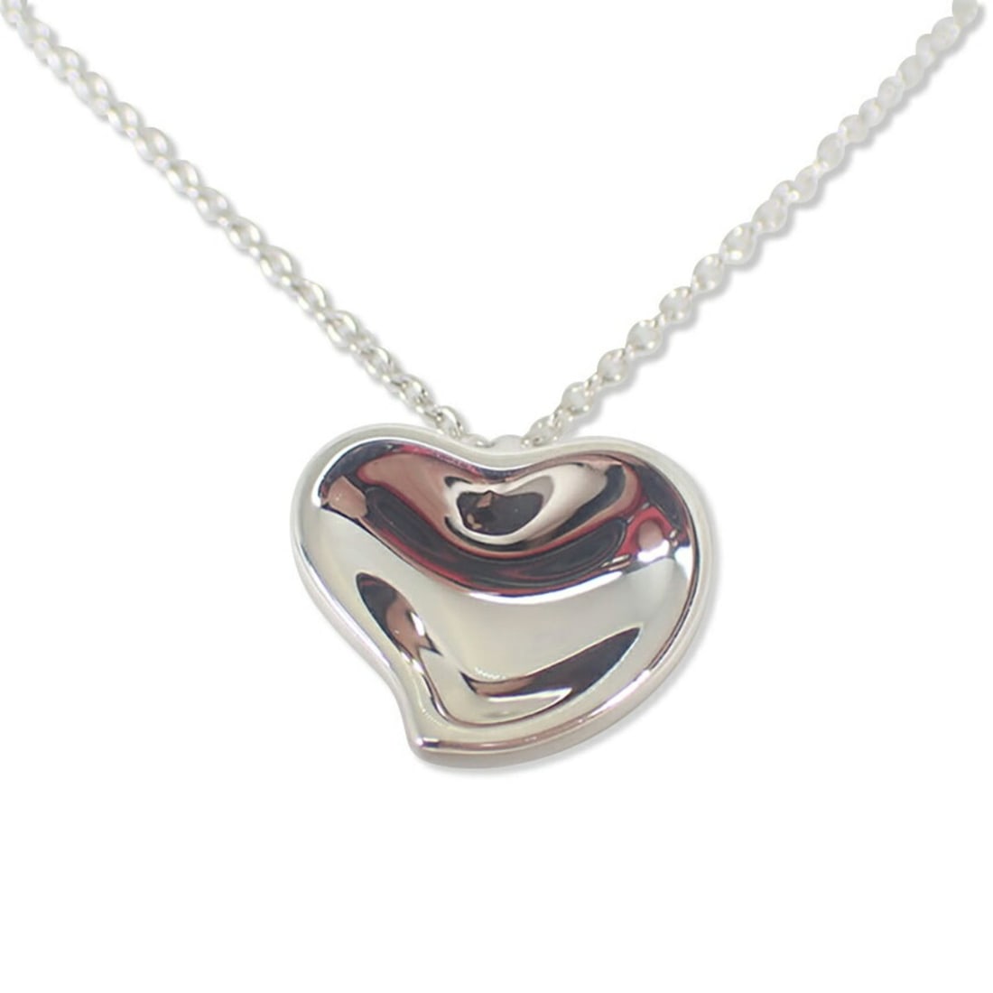 TIFFANY & Co. 925 Full Heart Pendant Necklace: --- Catalog ---Category: SizePendant Size: 12.5mm x 14mm / 0.49'' x 0.55''Neck Circumference: 40.5 cm / 15.94''Category: DesignGender: WomenMaterial: Sterling silver 925Pendant Type: PendantNecklace T