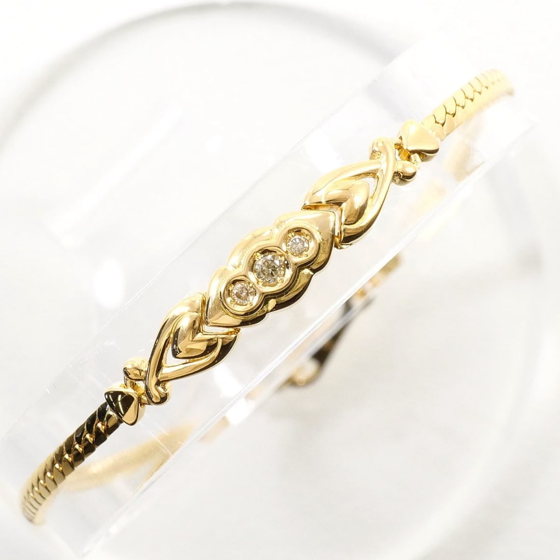 18K (18-karat) Yellow Gold Bracelet with 0.06ct Diamond, Certificate of Authenticity, Total Weight: --- Catalog ---Category: SizeLength: 18.5cm / 7.28''Weight: 5.1g / 0.17oz.Category: DesignType: Charm braceletColor: Yellow goldMetal: GoldStone: DiamondGender: WomenMaterial: Yellow gold (18K)Metal P