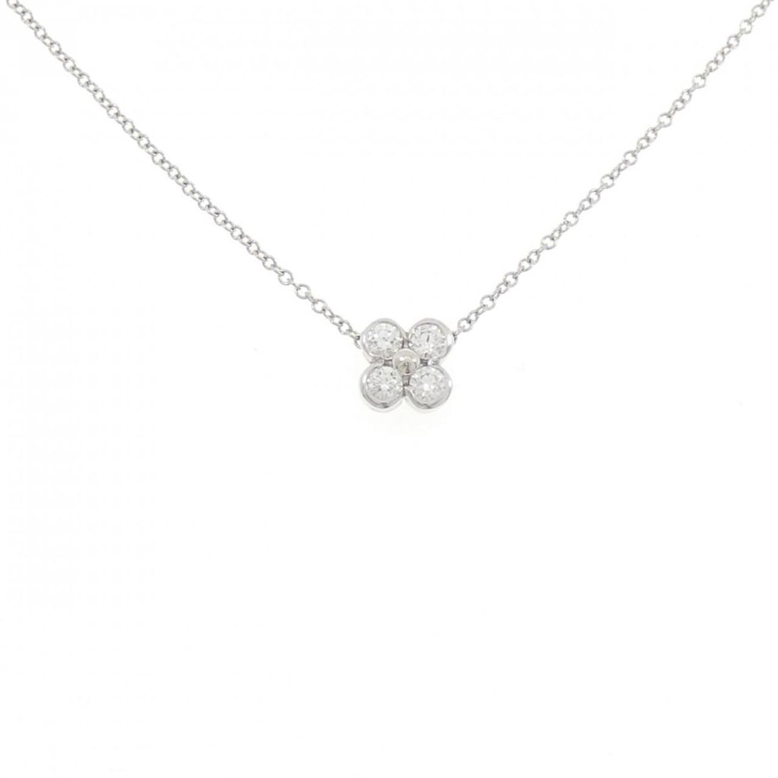 Tiffany 4 Bezel Necklace: --- Catalog ---Category: SizePendant Size: 6.5mm x 6.5mm / 0.25'' x 0.25''Neck Circumference: 40 cm / 15.74''Category: DesignStone: DiamondGender: WomenMaterial: Platinum 950Pendant Type: