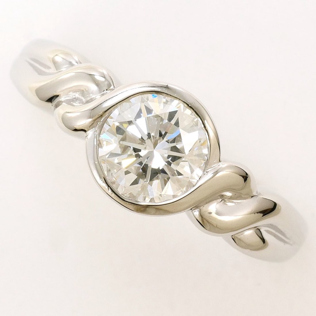 PT900 Platinum Ring, 1 Diamond, 1.055ct, VS2 Clarity, Certified, Total Weight 7.9g, Like New (1 of 9)