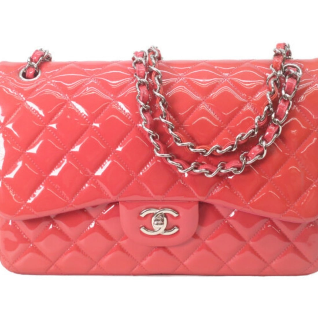 CHANEL A58600 Patent Leather Red x Pink Bicolor Silver Hardware Double Flap Large Matelassé 30: --- Catalog ---Category: SizeSize (HxWxD): 21cm x 30cm x 9cm / 8.26'' x 11.81'' x 3.54''Category: DesignType: Shoulder bagColor: Pink, Red colorGender: WomenMaterial: Leather Hardware Color: