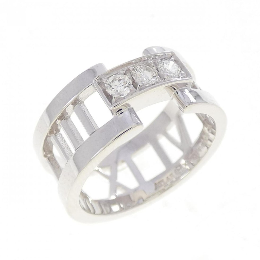 Tiffany Atlas Ring: --- Catalog ---Category: SizeJP Size: 9.0US Size: 5Category: DesignType: Band ringStone: DiamondGender: WomenMaterial: White gold (18K)Category: GeneralBrand: Tiffany--- Item List ---Section: