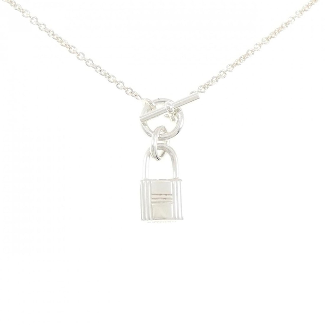 Hermes Amulette Cadena Necklace: --- Catalog ---Category: SizePendant Size: 33.1mm x 10.2mm / 1.3'' x 0.4''Neck Circumference: 40 cm / 15.74''Category: DesignGender: WomenMaterial: Silver 925Necklace Type: NecklaceCategory:
