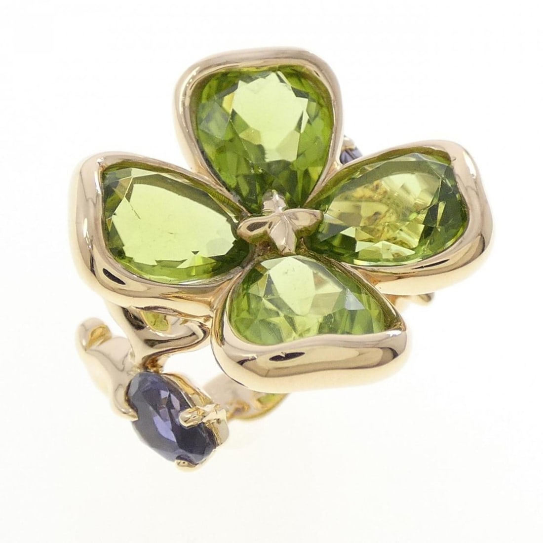 Chanel Peridot Ring: --- Catalog ---Category: SizeJP Size: 12.0US Size: 6.5Category: DesignType: Band ringStone: PeridotGender: WomenMaterial: Yellow gold (18K)Category: GeneralBrand: Chanel--- Item List ---Section: