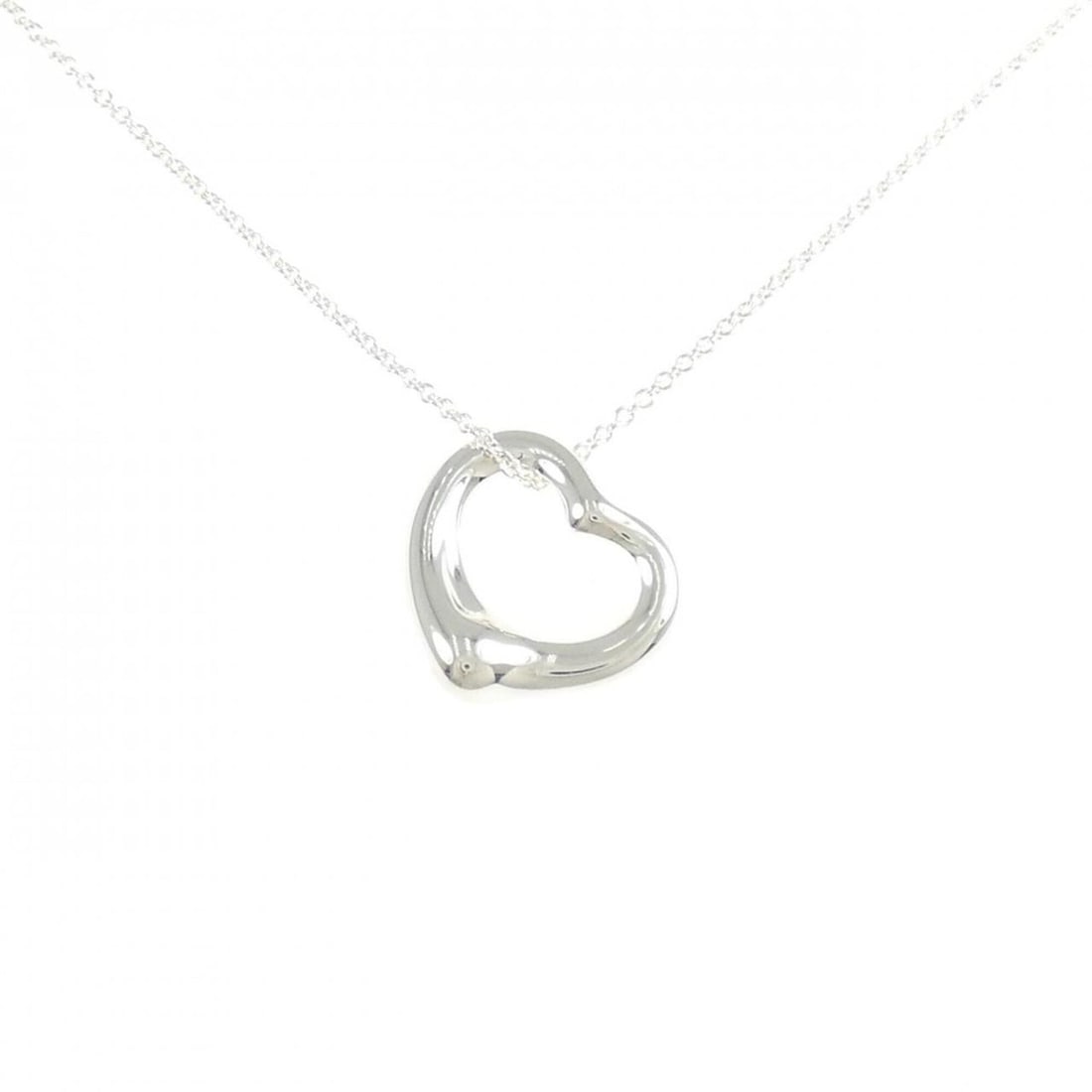 Tiffany Open Heart Necklace: --- Catalog ---Category: SizePendant Size: 15.5mm x 15.8mm / 0.61'' x 0.62''Neck Circumference: 40 cm / 15.74''Category: DesignGender: WomenMaterial: Silver 925Pendant Type: PendantNecklace Type: