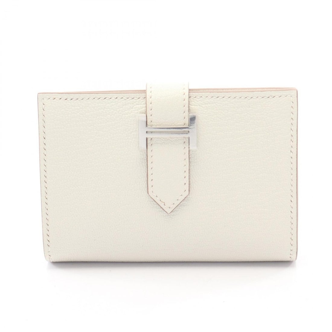 Hermes Bearn business card holder/card case, leather, Chevre white.: --- Catalog ---Category: DesignType: Card caseColor: WhiteGender: WomenMaterial: Chevre leather Category: GeneralBrand: HermesCategory: Physical PropertiesSize (HxWxD): 7cm x 10cm x 1.5cm / 2.75'' x 3