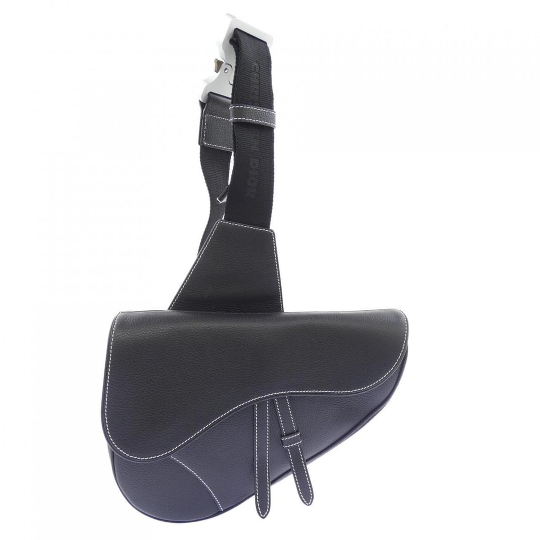 Christian Dior Dior SADDLE bag 1ADPO093YKK handbag: --- Catalog ---Category: SizeSize (HxWxD): 20cm x 26.5cm x 5cm / 7.87'' x 10.43'' x 1.96''Category: DesignType: HandbagColor: BlackGender: MenMaterial: Leather Leather/Fur Type: CalfskinCategory: Gene