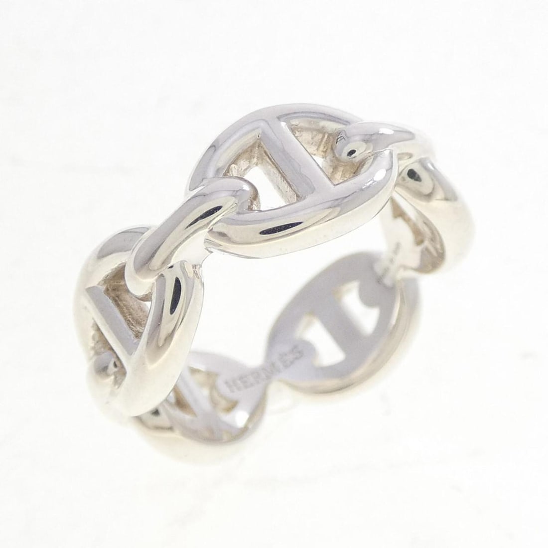Hermes Hermès Chaine d'Ancre Enchainée Ring: --- Catalog ---Category: SizeWidth: 7.2mm / 0.28''Weight: 5.5g / 0.19oz.JP Size: 8US Size: 4.5Category: DesignType: Band ringGender: WomenMaterial: Silver 925Category: GeneralLine: Chaine