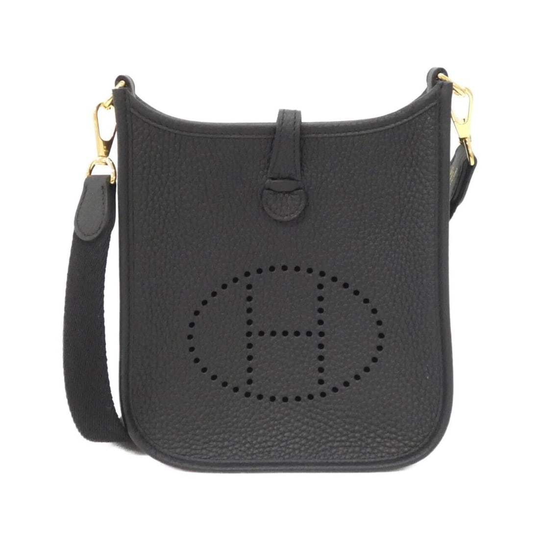 Hermes Evelyne Amazon 16cm 069426CC Shoulder Bag: --- Catalog ---Category: SizeWeight: 240g / 8.46oz.Size (HxWxD): 18cm x 16cm x 6cm / 7.08'' x 6.29'' x 2.36''Strap Length: 112cm / 44.09''Category: DesignType: Shoulder bagColor: BlackGender: