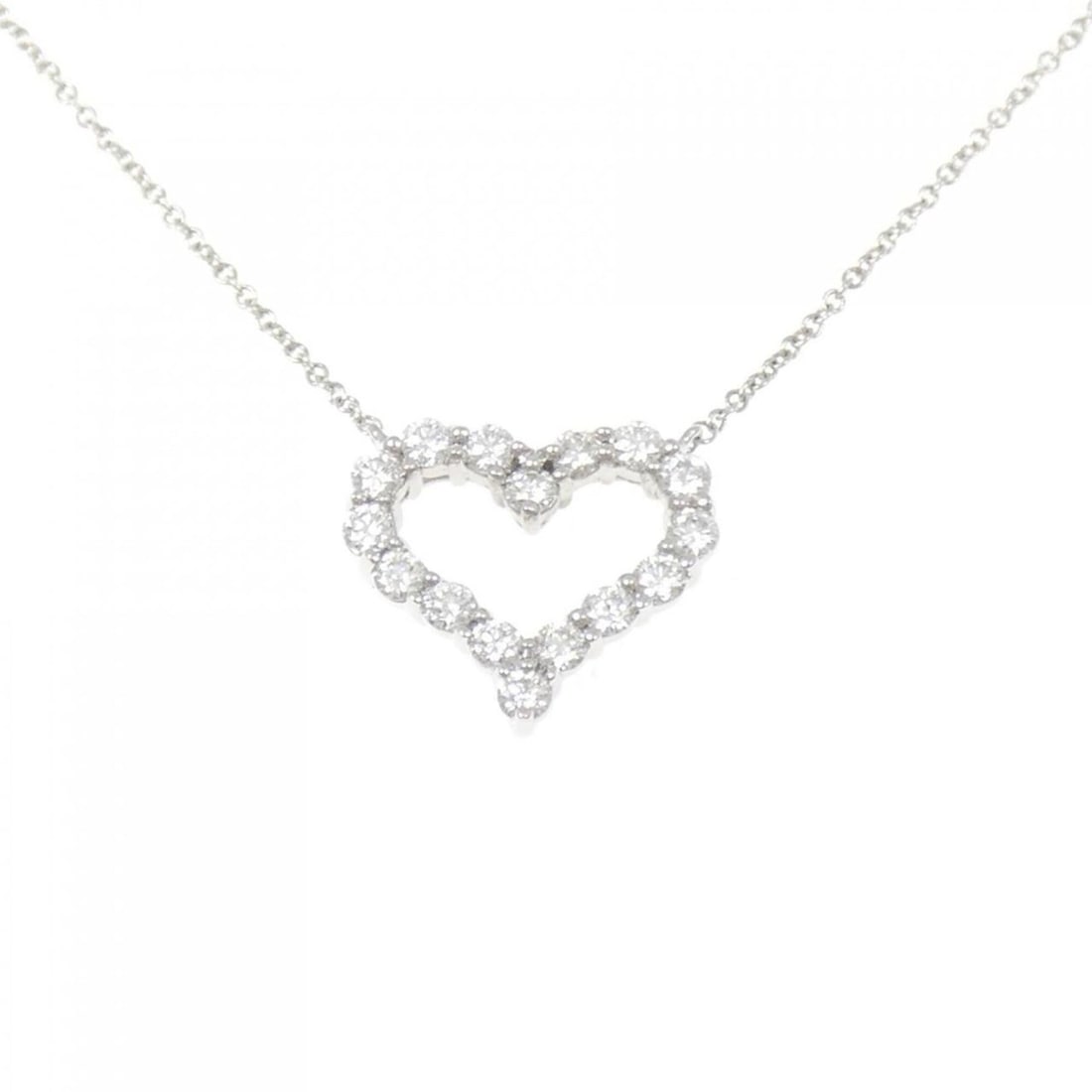 Tiffany & Co. Sentimental Heart Small Necklace: --- Catalog ---Category: SizePendant Size: 13.5mm x 15.5mm / 0.53'' x 0.61''Neck Circumference: 42 cm / 16.53''Category: DesignColor: PlatinumStone: DiamondGender: WomenMaterial: Platinum 950Pendant